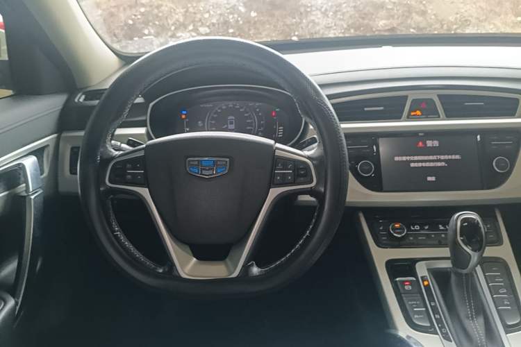 Used Geely Auto Emgrand X7 Sport 2018 1.8TD Automatic Two-Wheel Drive Smart Connect 4G Internet Edition Center Console