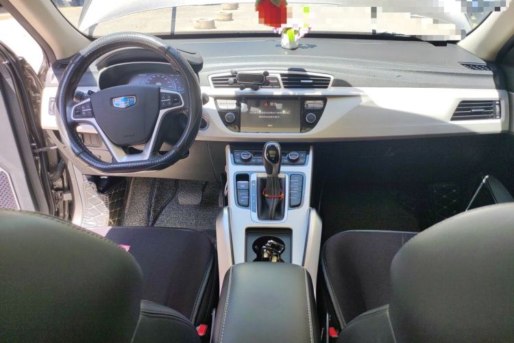 Used Geely Auto Emgrand X7 Sport 2018 1.8TD Automatic Two-Wheel Drive Smart Connect 4G Internet Edition Center Console