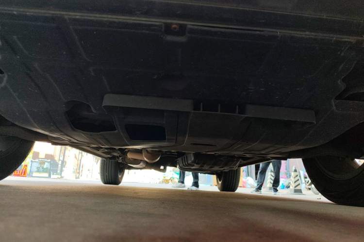 Used Geely Auto Emgrand X7 Sport 2018 1.8TD Automatic Two-Wheel Drive Smart Connect 4G Internet Edition Chassis Front