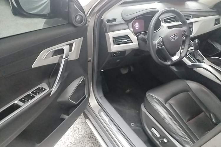 Used Geely Auto Emgrand X7 Sport 2018 1.8TD Automatic Two-Wheel Drive Smart Connect 4G Internet Edition Driver Seat