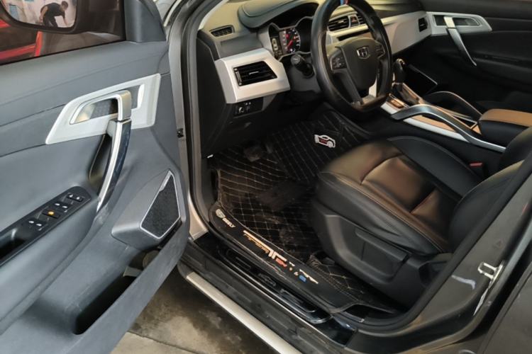 Used Geely Auto Emgrand X7 Sport 2018 1.8TD Automatic Two-Wheel Drive Zhiya Model Driver Seat