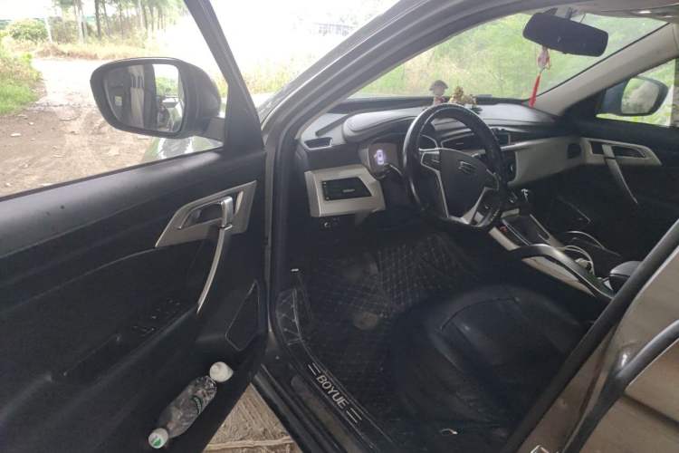 Used Geely Auto Emgrand X7 Sport 2018 1.8TD Automatic Two-Wheel Drive Smart Connect 4G Internet Edition Driver Seat