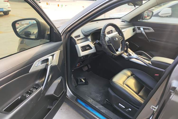 Used Geely Auto Emgrand X7 Sport 2018 1.8TD Automatic Two-Wheel Drive Smart Connect 4G Internet Edition Driver Seat