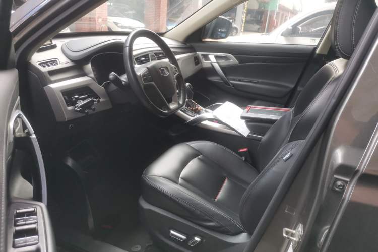 Used Geely Auto Emgrand X7 Sport 2018 1.8TD Automatic Two-Wheel Drive Smart Connect 4G Internet Edition Driver Seat