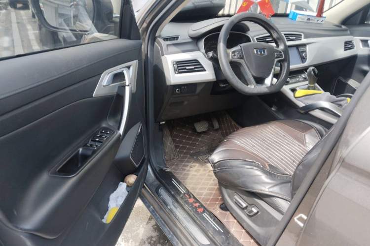 Used Geely Auto Emgrand X7 Sport 2018 1.8TD Automatic Two-Wheel Drive Smart Connect 4G Internet Edition Driver Seat
