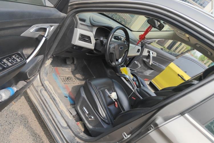 Used Geely Auto Emgrand X7 Sport 2018 1.8TD Automatic Two-Wheel Drive Smart 4G Connected Version Driver Seat