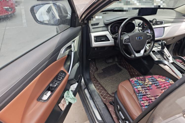 Used Geely Auto Emgrand X7 Sport 2018 1.8TD Automatic Two-Wheel Drive ZhiZun Model with 4G Connectivity Driver Seat