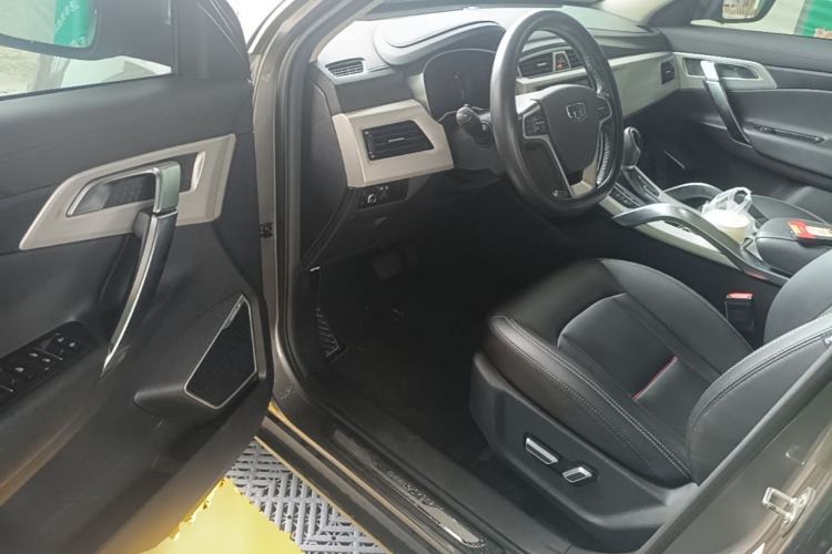 Used Geely Auto Emgrand X7 Sport 2018 1.8TD Automatic Two-Wheel Drive Smart Connect 4G Internet Edition Driver Seat