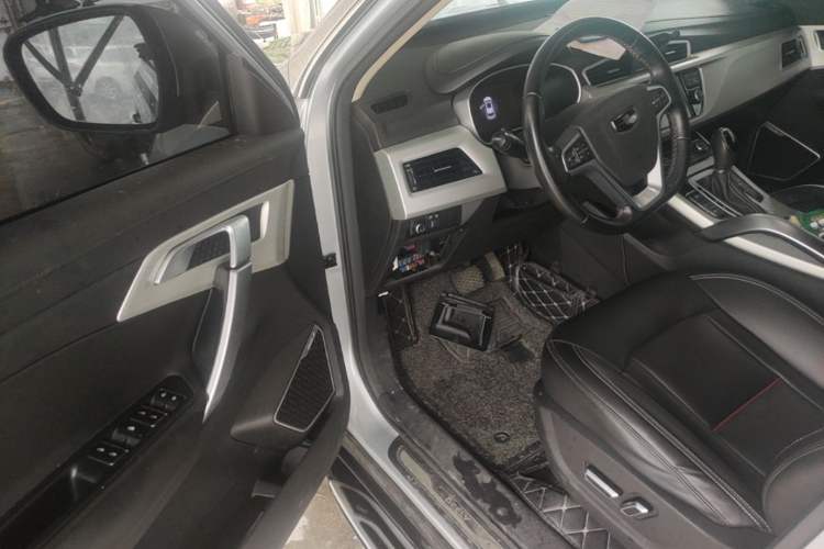 Used Geely Auto Emgrand X7 Sport 2018 1.8TD Automatic Two-Wheel Drive Smart Connect 4G Internet Edition Driver Seat