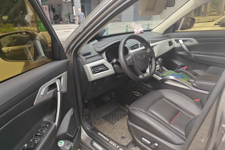 Used Geely Auto Emgrand X7 Sport 2018 Revised Version 1.8TD Automatic Two-Wheel Drive Smart Connectivity 4G-Enabled Edition Driver Seat