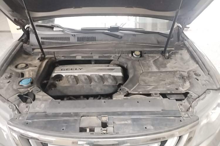 Used Geely Auto Emgrand X7 Sport 2018 1.8TD Automatic Two-Wheel Drive Smart Connect 4G Internet Edition Engine Bay