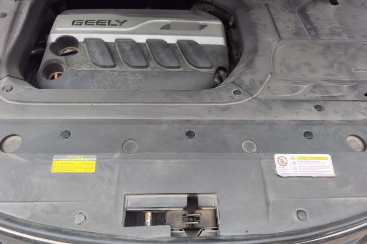 Used Geely Auto Emgrand X7 Sport 2018 1.8TD Automatic Two-Wheel Drive Smart Connect 4G Internet Edition Engine Bay