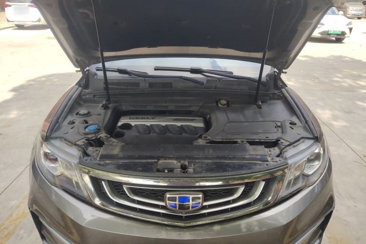 Used Geely Auto Emgrand X7 Sport 2018 1.8TD Automatic Two-Wheel Drive Smart Connect 4G Internet Edition Engine Bay