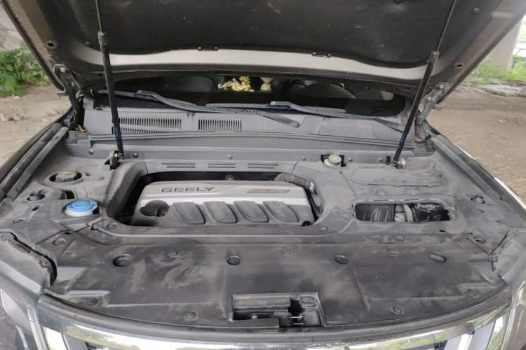 Used Geely Auto Emgrand X7 Sport 2018 1.8TD Automatic Two-Wheel Drive Smart Connect 4G Internet Edition Engine Bay