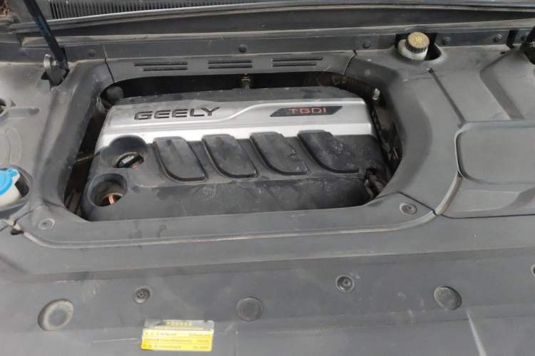 Used Geely Auto Emgrand X7 Sport 2018 1.8TD Automatic Two-Wheel Drive Smart Connect 4G Internet Edition Engine Bay