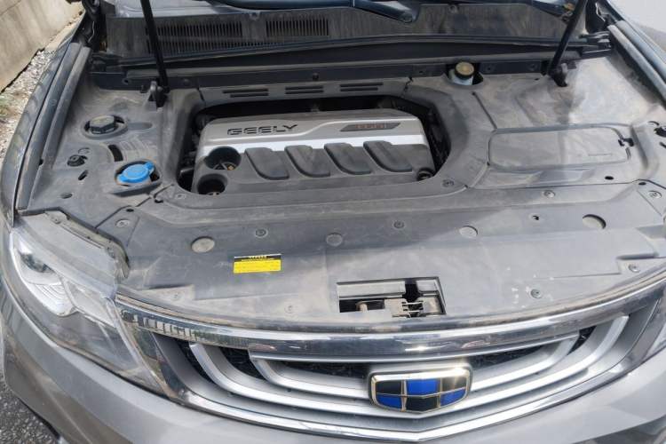 Used Geely Auto Emgrand X7 Sport 2018 1.8TD Automatic Two-Wheel Drive Smart Connect 4G Internet Edition Engine Bay