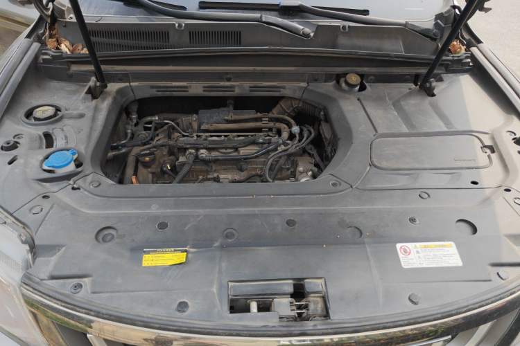 Used Geely Auto Emgrand X7 Sport 2018 1.8TD Automatic Two-Wheel Drive Smart 4G Connected Version Engine Bay