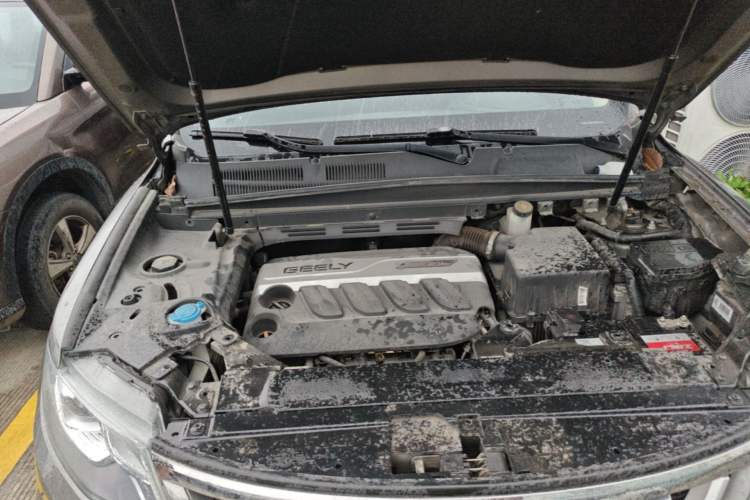 Used Geely Auto Emgrand X7 Sport 2018 1.8TD Automatic Two-Wheel Drive Smart Connect 4G Internet Edition Engine Bay Right