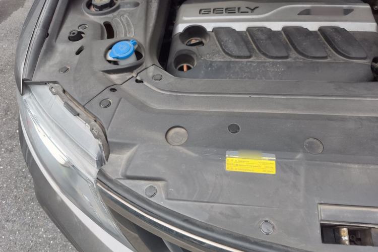 Used Geely Auto Emgrand X7 Sport 2018 1.8TD Automatic Two-Wheel Drive Smart Connect 4G Internet Edition Engine Bay Right