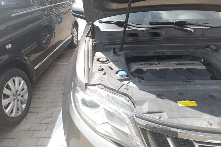 Used Geely Auto Emgrand X7 Sport 2018 1.8TD Automatic Two-Wheel Drive Smart Connect 4G Internet Edition Engine Bay Right