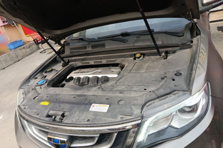 Used Geely Auto Emgrand X7 Sport 2018 1.8TD Automatic Two-Wheel Drive Smart Connect 4G Internet Edition Engine Bay