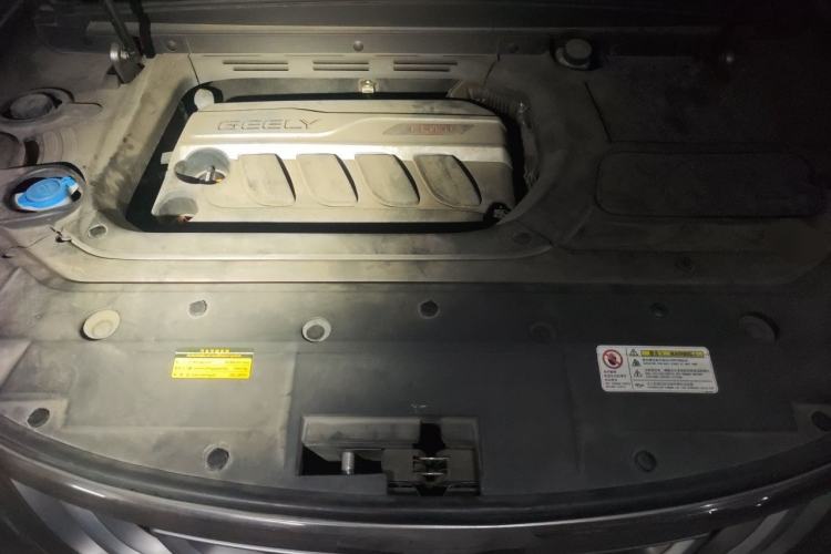 Used Geely Auto Emgrand X7 Sport 2018 1.8TD Automatic Two-Wheel Drive Smart Connect 4G Internet Edition Engine Bay