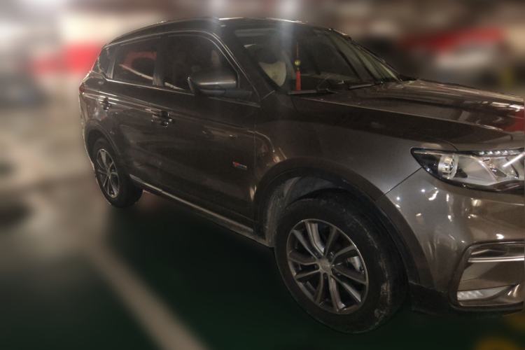 Used Geely Auto Emgrand X7 Sport 2018 1.8TD Automatic Two-Wheel Drive ZhiZun Model with 4G Connectivity Front Right 45 Deg