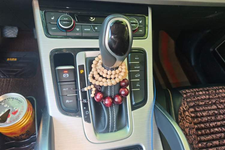 Used Geely Auto Emgrand X7 Sport 2018 1.8TD Automatic Two-Wheel Drive Smart 4G Connected Version Gear Lever