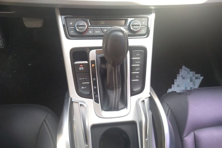 Used Geely Auto Emgrand X7 Sport 2018 1.8TD Automatic Two-Wheel Drive Smart Connect 4G Internet Edition Gear Lever