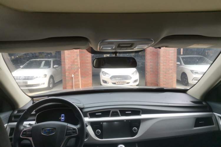Used Geely Auto Emgrand X7 Sport 2018 1.8TD Automatic Two-Wheel Drive Smart Connect 4G Internet Edition Headliner