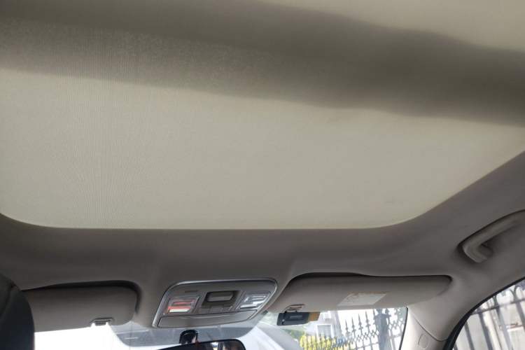 Used Geely Auto Emgrand X7 Sport 2018 1.8TD Automatic Two-Wheel Drive Smart Connect 4G Internet Edition Headliner