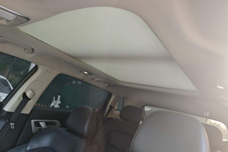 Used Geely Auto Emgrand X7 Sport 2018 1.8TD Automatic Two-Wheel Drive Smart Connect 4G Internet Edition Headliner