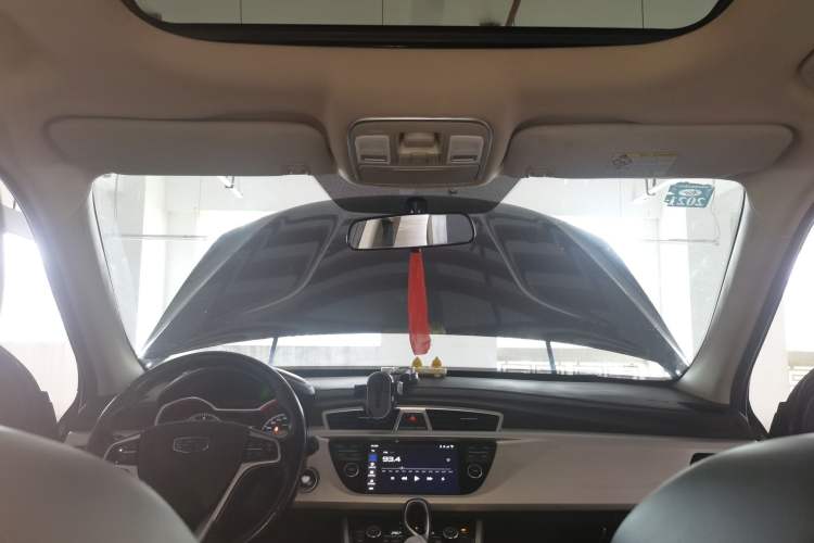 Used Geely Auto Emgrand X7 Sport 2018 1.8TD Automatic Two-Wheel Drive Zhiya Model Headliner