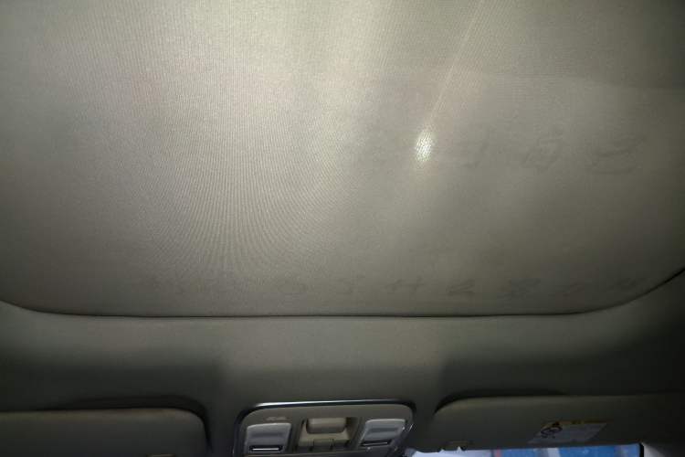 Used Geely Auto Emgrand X7 Sport 2018 1.8TD Automatic Two-Wheel Drive Smart Connect 4G Internet Edition Headliner