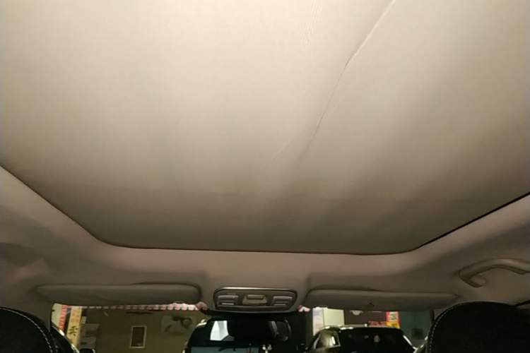 Used Geely Auto Emgrand X7 Sport 2018 1.8TD Automatic Two-Wheel Drive Smart 4G Connected Version Headliner