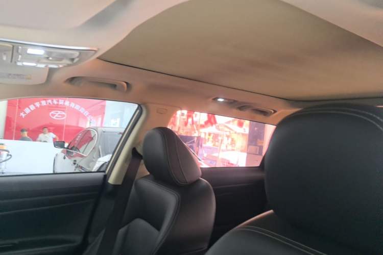 Used Geely Auto Emgrand X7 Sport 2018 1.8TD Automatic Two-Wheel Drive Smart Connect 4G Internet Edition Headliner
