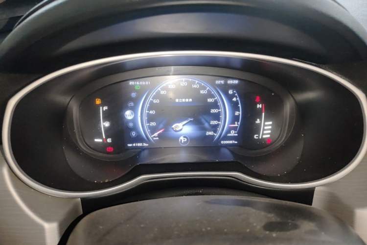 Used Geely Auto Emgrand X7 Sport 2018 1.8TD Automatic Two-Wheel Drive Smart Connect 4G Internet Edition Instrument Cluster