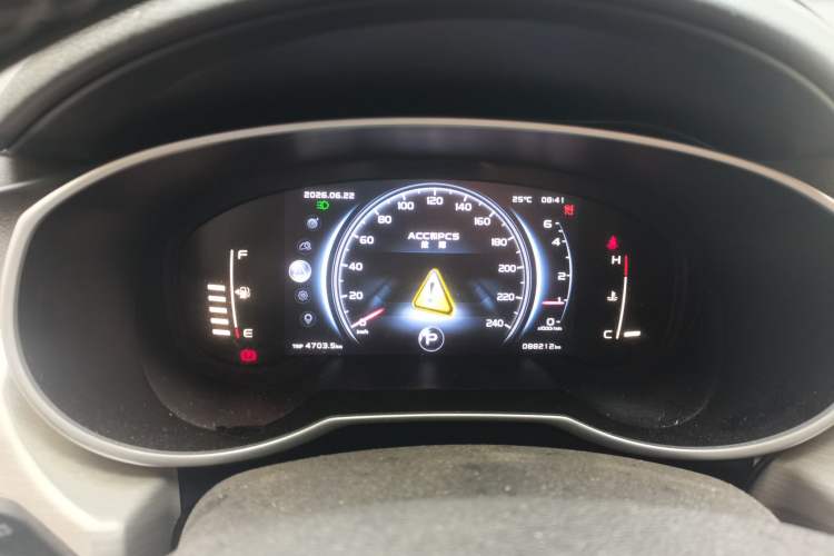 Used Geely Auto Emgrand X7 Sport 2018 1.8TD Automatic Two-Wheel Drive Smart 4G Connected Version Instrument Cluster