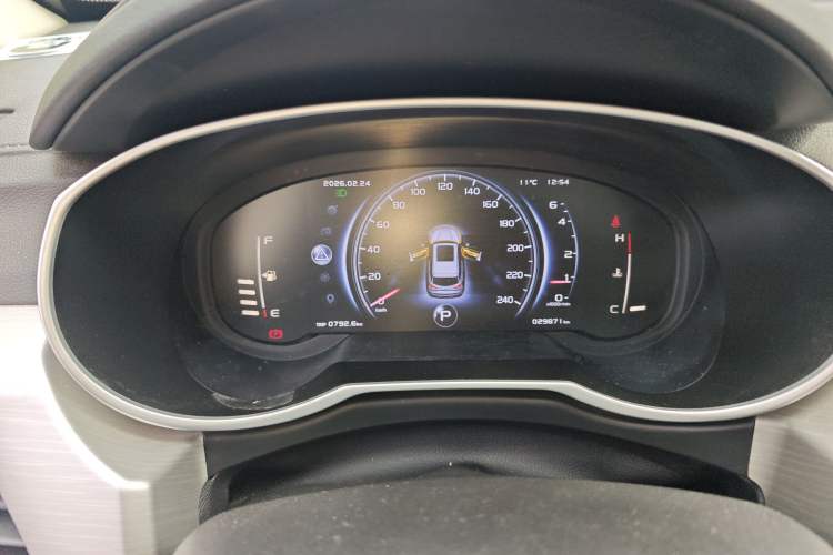 Used Geely Auto Emgrand X7 Sport 2018 1.8TD Automatic Two-Wheel Drive ZhiZun Model with 4G Connectivity Instrument Cluster