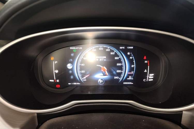 Used Geely Auto Emgrand X7 Sport 2018 1.8TD Automatic Two-Wheel Drive Smart Connect 4G Internet Edition Instrument Cluster