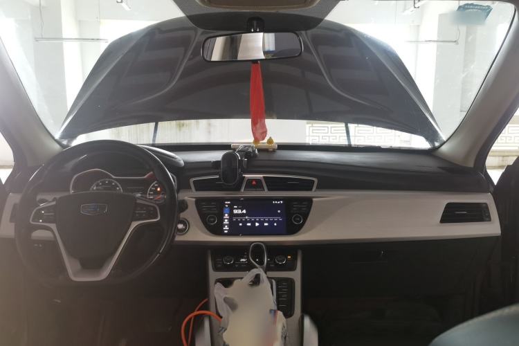 Used Geely Auto Emgrand X7 Sport 2018 1.8TD Automatic Two-Wheel Drive Zhiya Model Interior 2