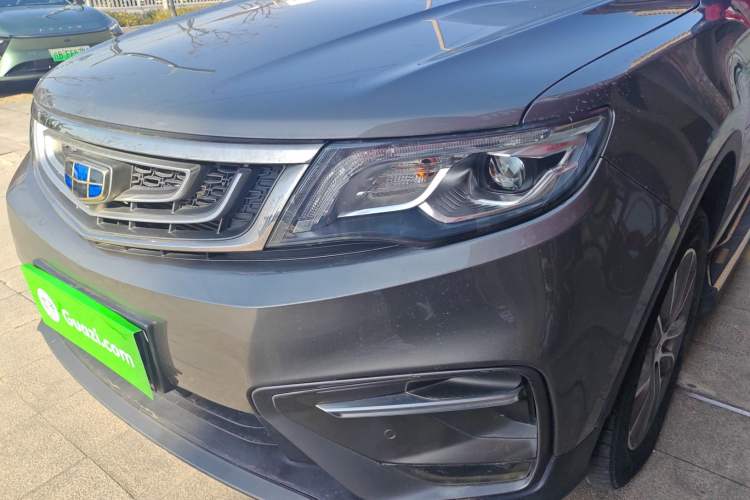 Used Geely Auto Emgrand X7 Sport 2018 1.8TD Automatic Two-Wheel Drive Smart Connect 4G Internet Edition Left Front Headlight