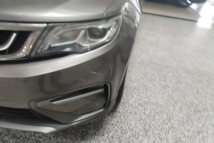 Used Geely Auto Emgrand X7 Sport 2018 1.8TD Automatic Two-Wheel Drive Smart Connect 4G Internet Edition Left Front Headlight