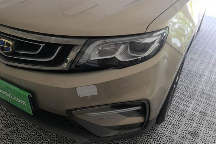 Used Geely Auto Emgrand X7 Sport 2018 1.8TD Automatic Two-Wheel Drive Smart Connect 4G Internet Edition Left Front Headlight