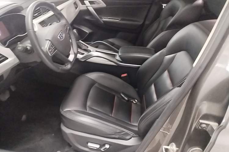 Used Geely Auto Emgrand X7 Sport 2018 1.8TD Automatic Two-Wheel Drive Smart Connect 4G Internet Edition Left Front Seat