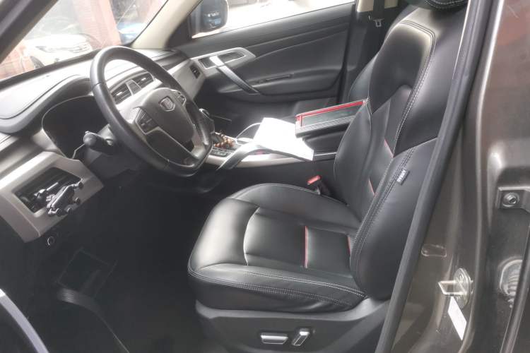 Used Geely Auto Emgrand X7 Sport 2018 1.8TD Automatic Two-Wheel Drive Smart Connect 4G Internet Edition Left Front Seat