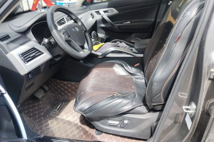 Used Geely Auto Emgrand X7 Sport 2018 1.8TD Automatic Two-Wheel Drive Smart Connect 4G Internet Edition Left Front Seat