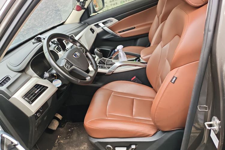 Used Geely Auto Emgrand X7 Sport 2018 1.8TD Automatic Two-Wheel Drive ZhiZun Model with 4G Connectivity Left Front Seat