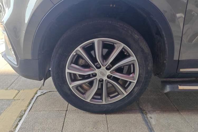 Used Geely Auto Emgrand X7 Sport 2018 1.8TD Automatic Two-Wheel Drive Smart Connect 4G Internet Edition Left Front Wheel Hub