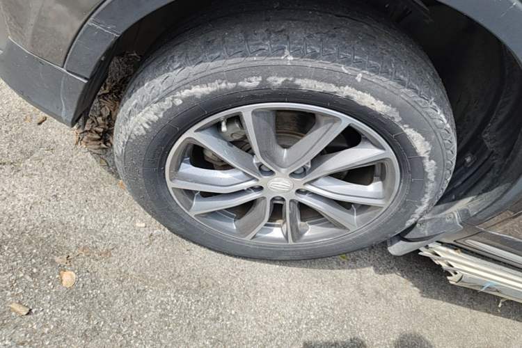 Used Geely Auto Emgrand X7 Sport 2018 1.8TD Manual Two-Wheel Drive Smart Connect 4G Internet Edition Left Front Wheel Hub